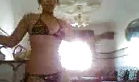 Để tải về video của bà miễn phí trên điện thoại trong chất lượng cao và không cần phải đăng ký-nhấn vào nút