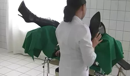 Một phụ nữ châu Á quyết định thủ dâm trên giường, tôi muốn biết làm thế nào để đạt được cực khoái theo cách này. Và cô vuốt ve âm đạo với ngón tay của cô! Để tải về video trên điện thoại. trong chất lượng cao và không cần phải đăng ký-nhấn vào nút