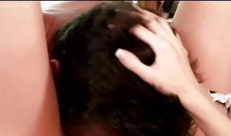 Để tải về video của bà miễn phí trên điện thoại trong chất lượng cao và không cần phải đăng ký-nhấn vào nút